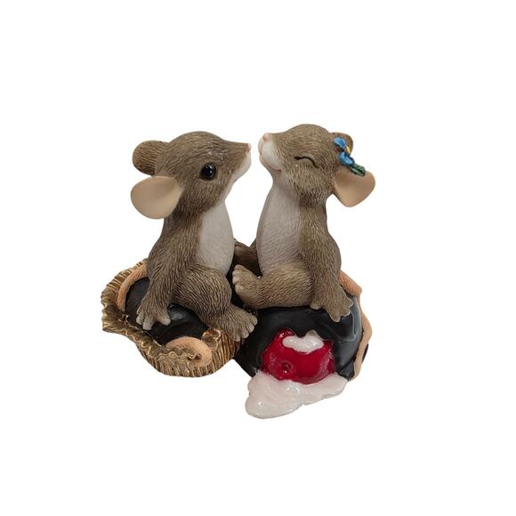 Charming Tails "Candy Kisses" Collectible Figurine By Fitz And Floyd Inc 84/108 - Picture 1 of 4